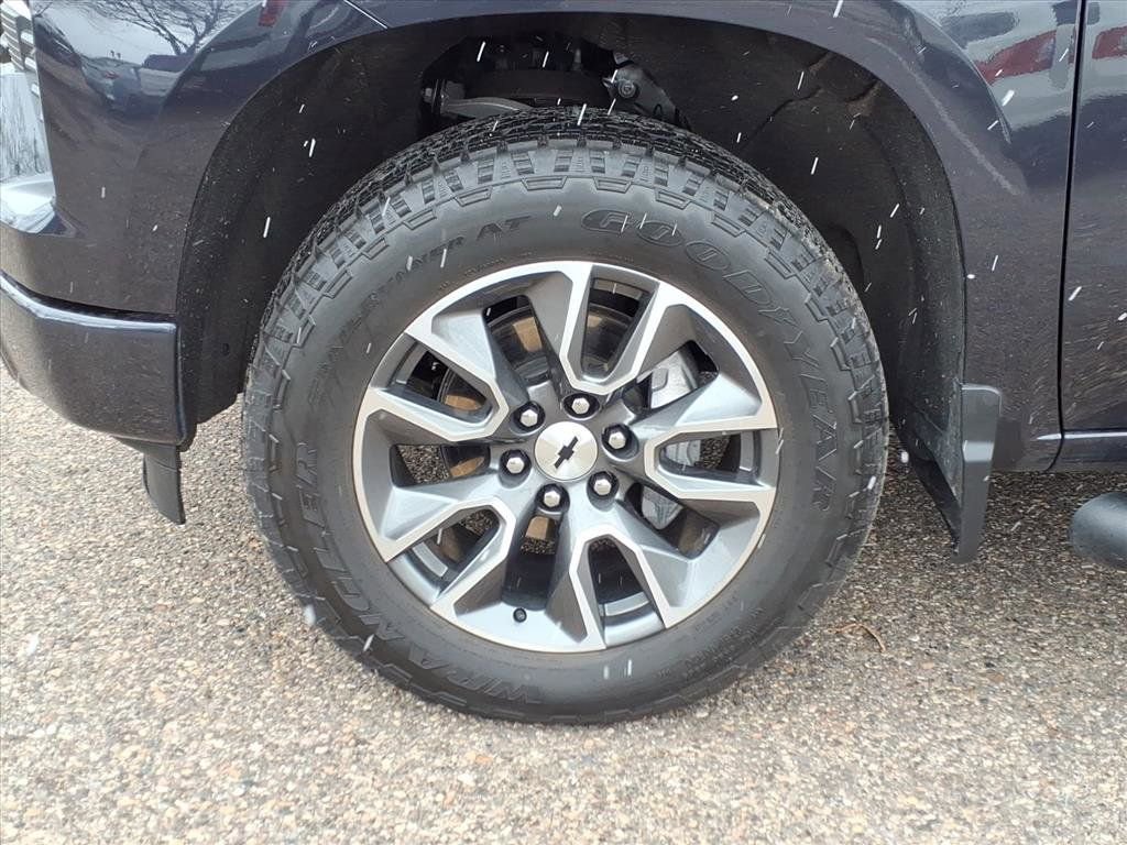 Used 2024 Chevrolet Silverado 1500 RST image 8