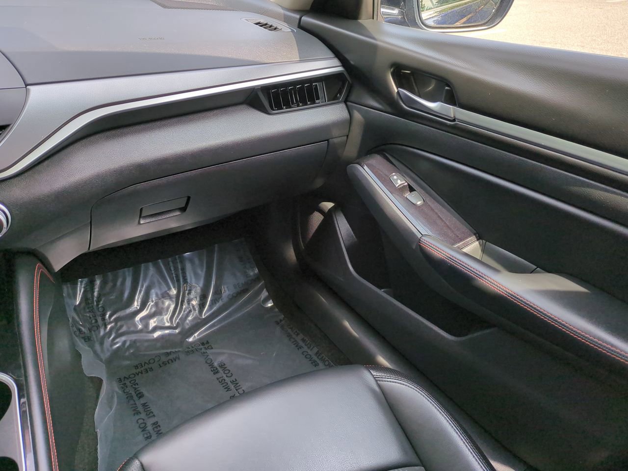Used 2024 Nissan Altima 2.5 SR FWD image 16