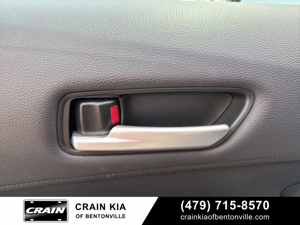 Used 2020 Toyota Corolla SE w/ Body Protection Package image 33