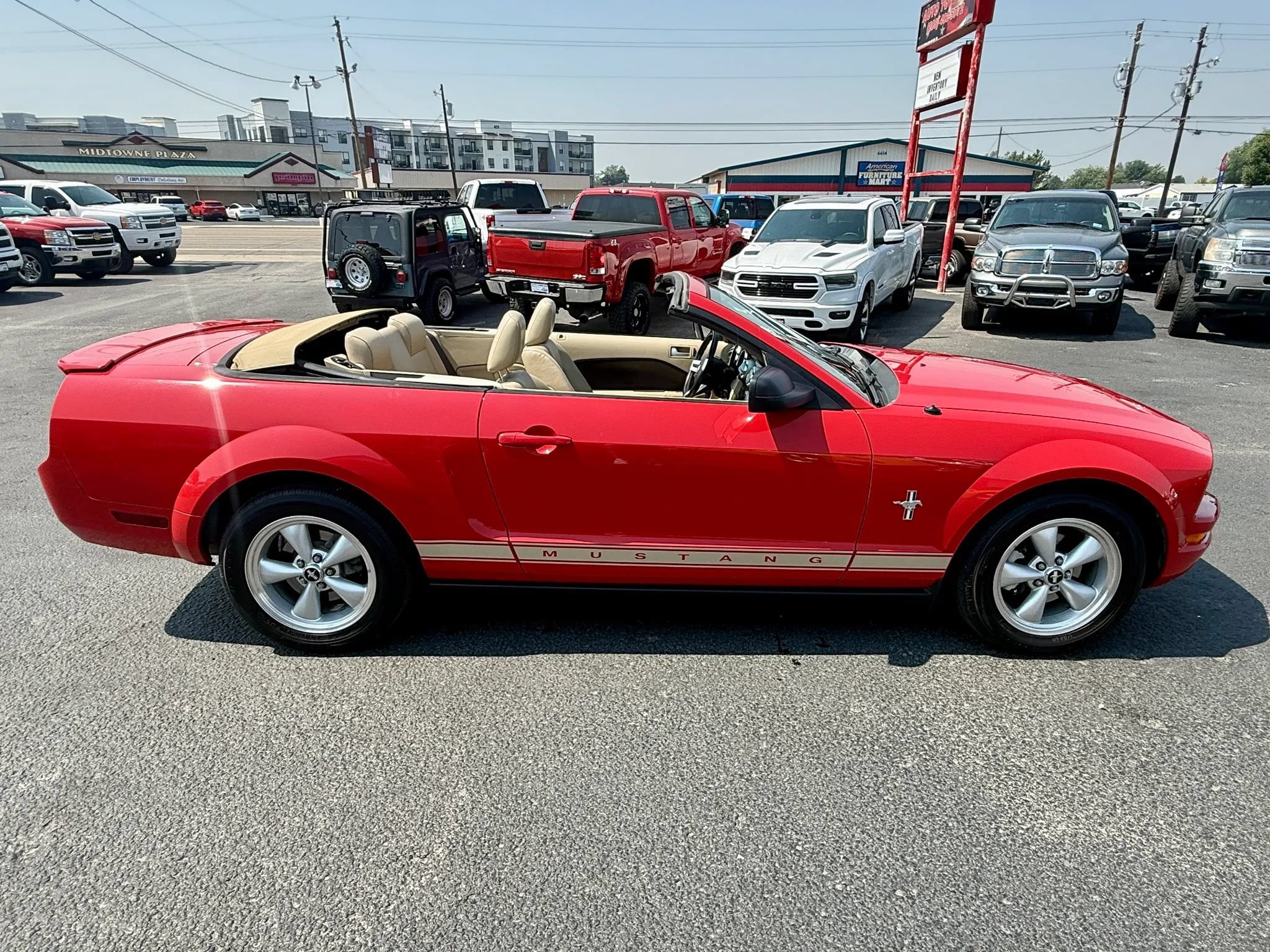 Used 2008 Ford Mustang Convertible RWD image 14