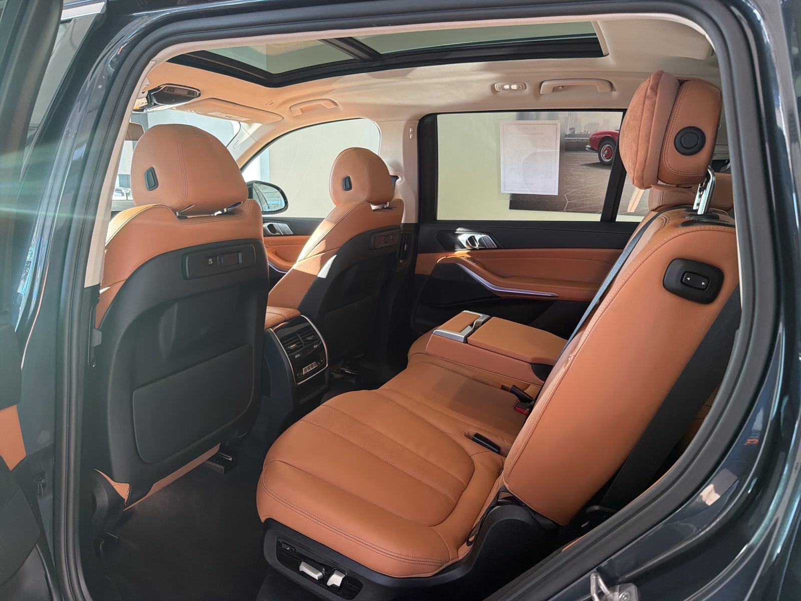 Certified 2022 BMW X7 xDrive40i w/ Premium Package image 44