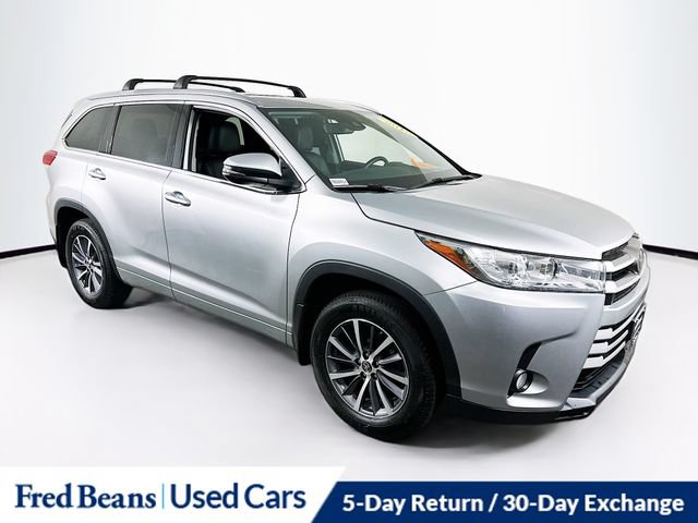 Used 2018 Toyota Highlander XLE AWD/4WD image 35