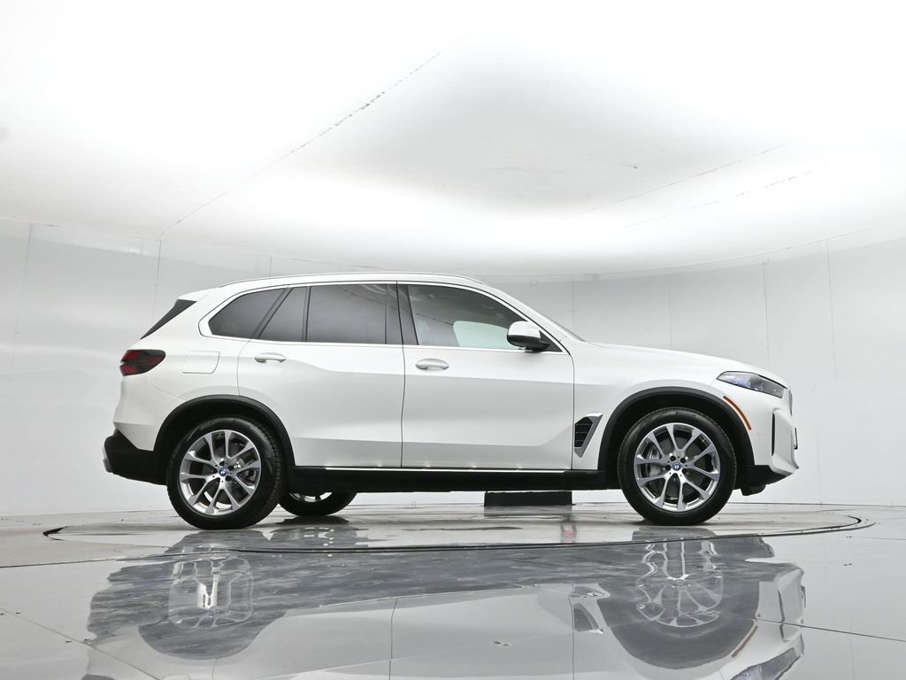 Used 2025 BMW X5 xDrive50e AWD/4WD image 51