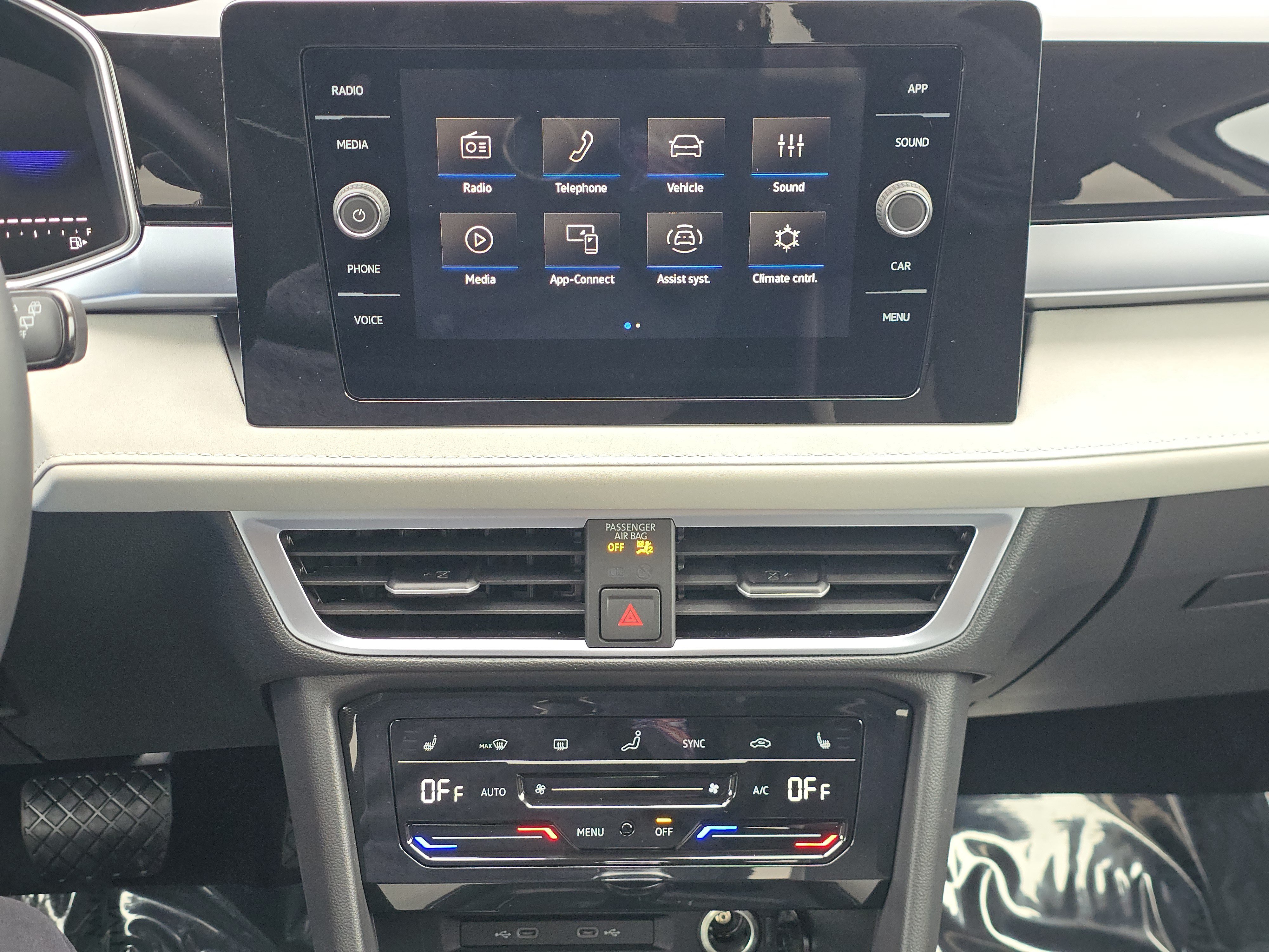 New 2027 Volkswagen Taos SE FWD image 22