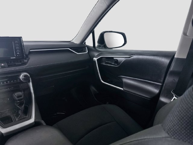 Certified 2021 Toyota RAV4 LE w/ Carpet Mat Package (TMS) FWD image 23