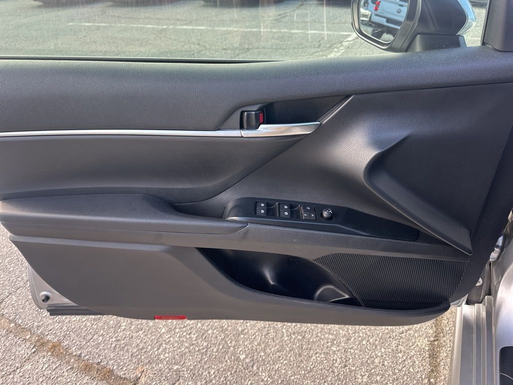 Used 2020 Toyota Camry SE image 22
