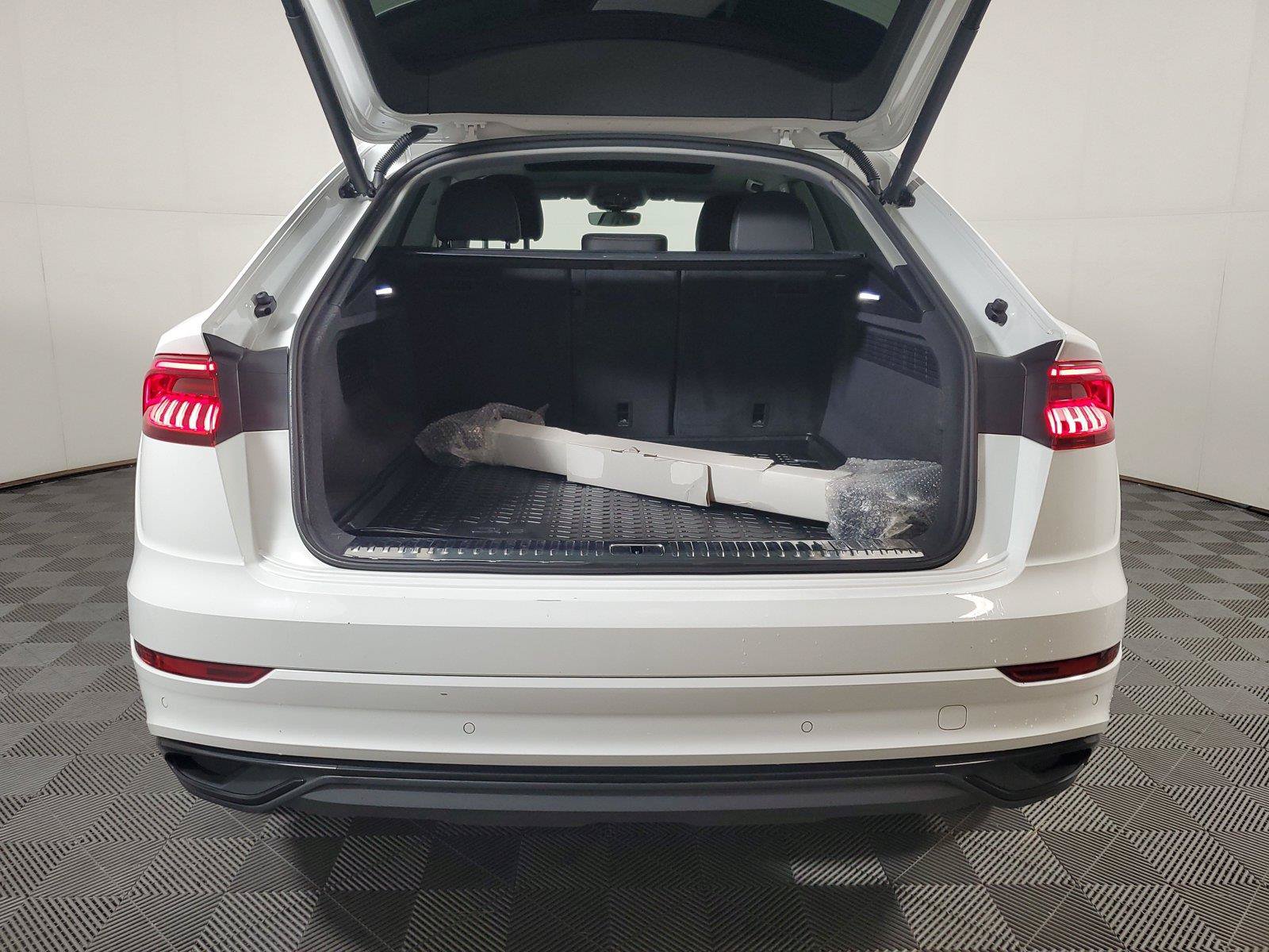 Used 2023 Audi Q8 Premium w/ Convenience Package AWD/4WD image 9