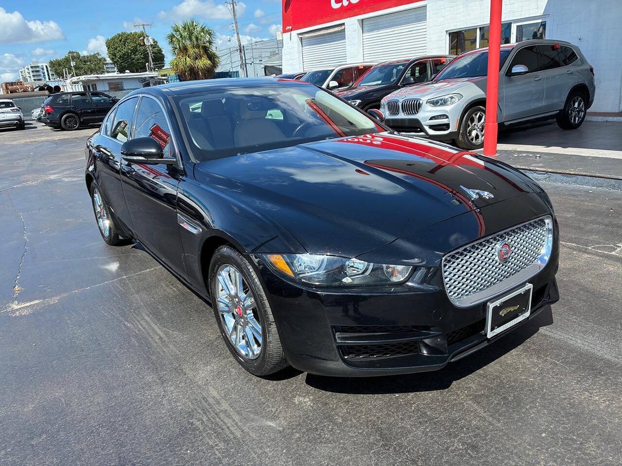Used 2019 Jaguar XE Premium RWD image 2
