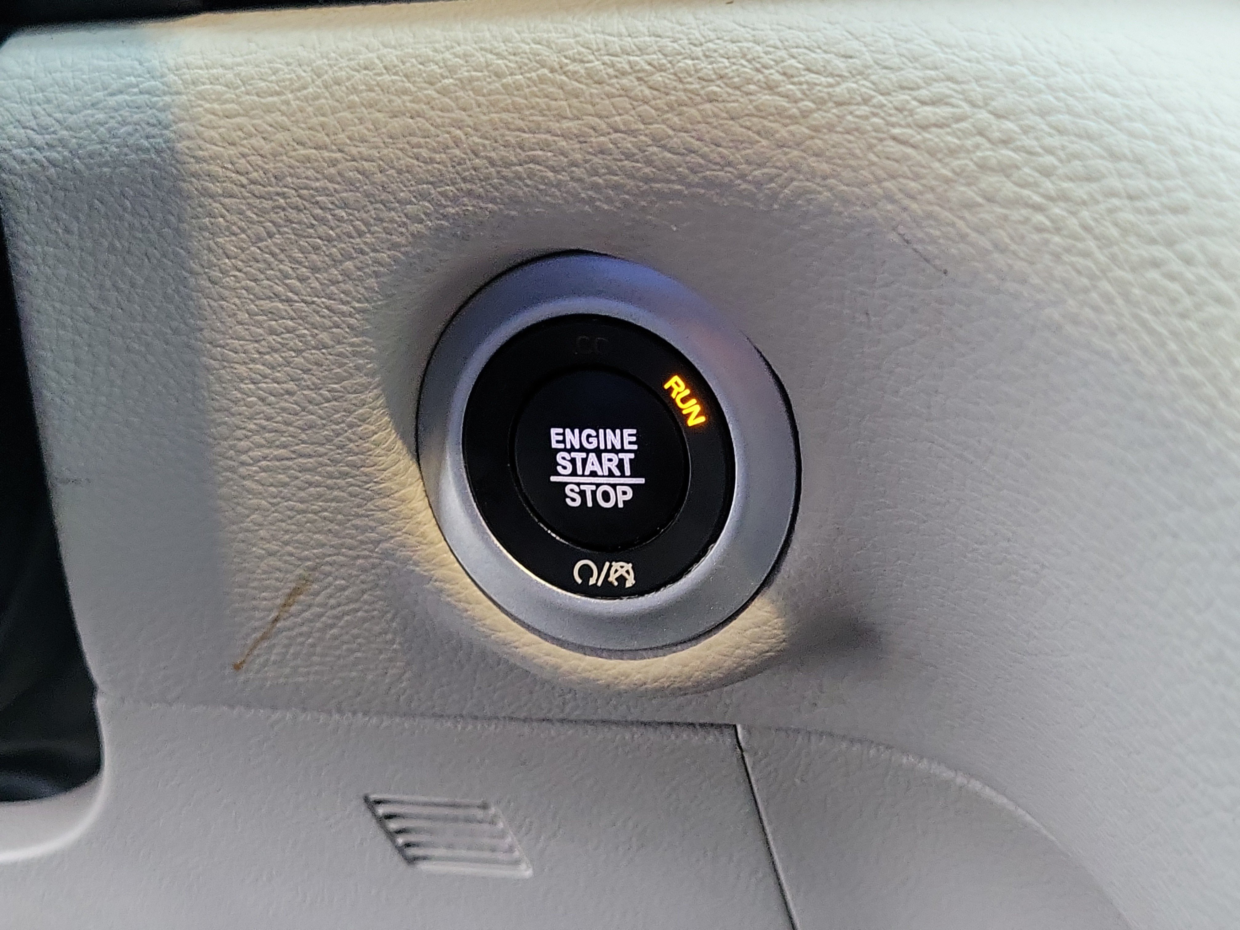 Used 2023 Chrysler Pacifica Touring-L FWD image 28
