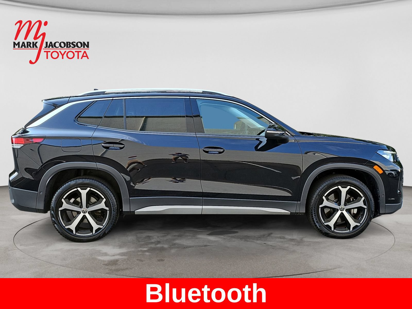 Used 2026 Volkswagen Tiguan SE AWD/4WD image 6