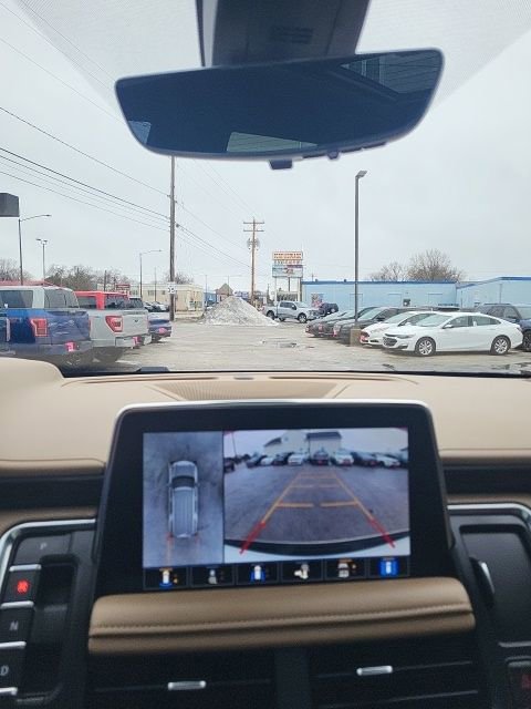 Used 2021 Chevrolet Suburban Premier w/ Premium Package image 6