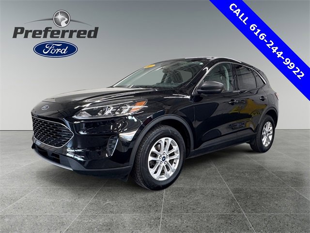 Used 2022 Ford Escape SE w/ Cold Weather Package image 2