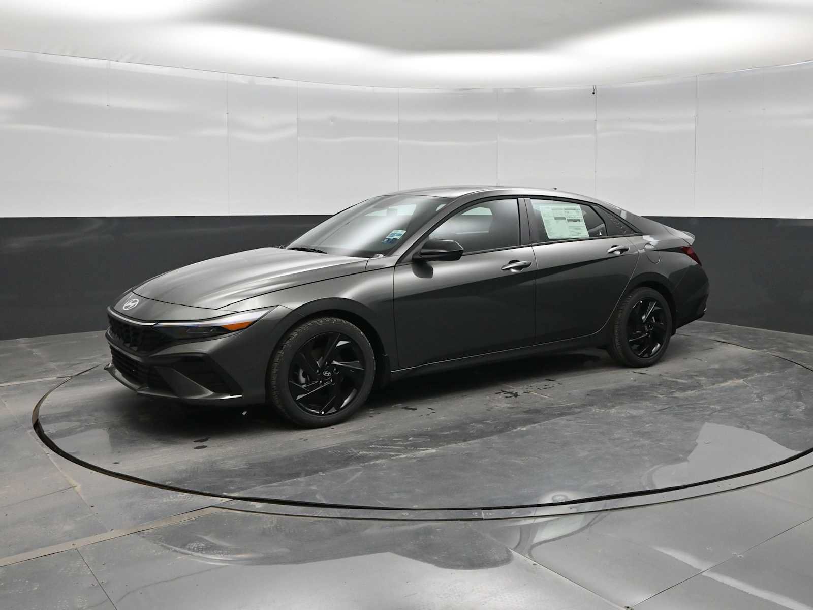 New 2026 Hyundai Elantra SEL Sport FWD image 4