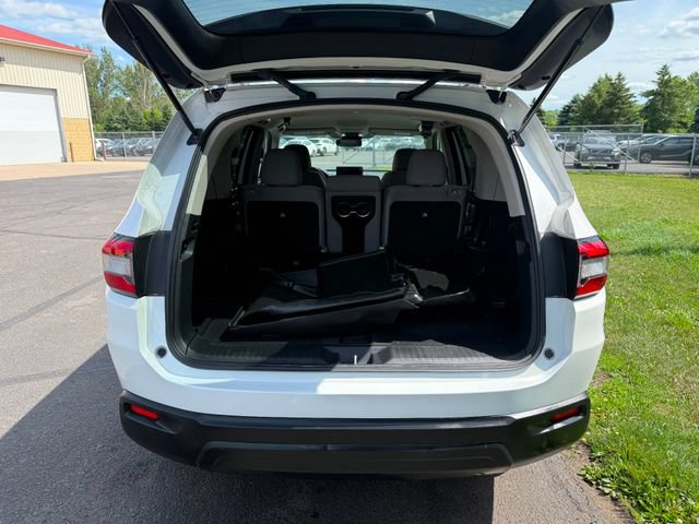 Used 2023 Honda Pilot LX image 2