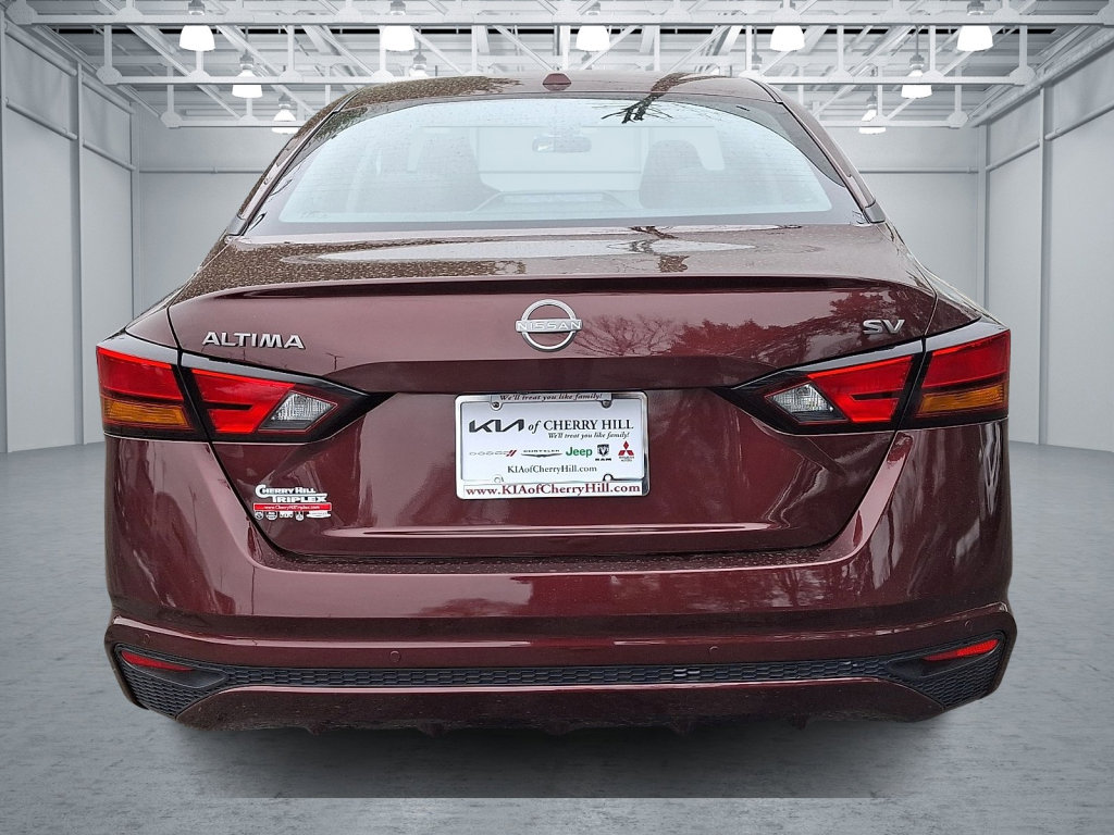 Used 2024 Nissan Altima 2.5 SV image 4