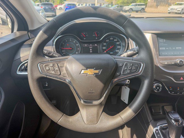 Used 2017 Chevrolet Cruze LT FWD image 8