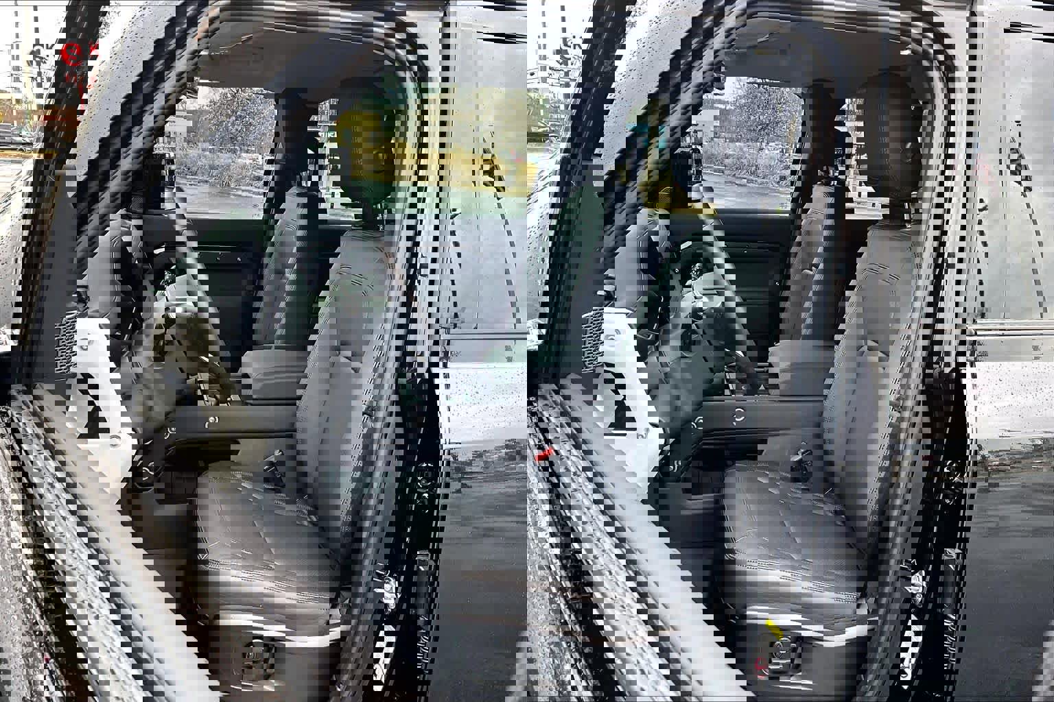 Used 2024 Land Rover Defender 110 S image 8