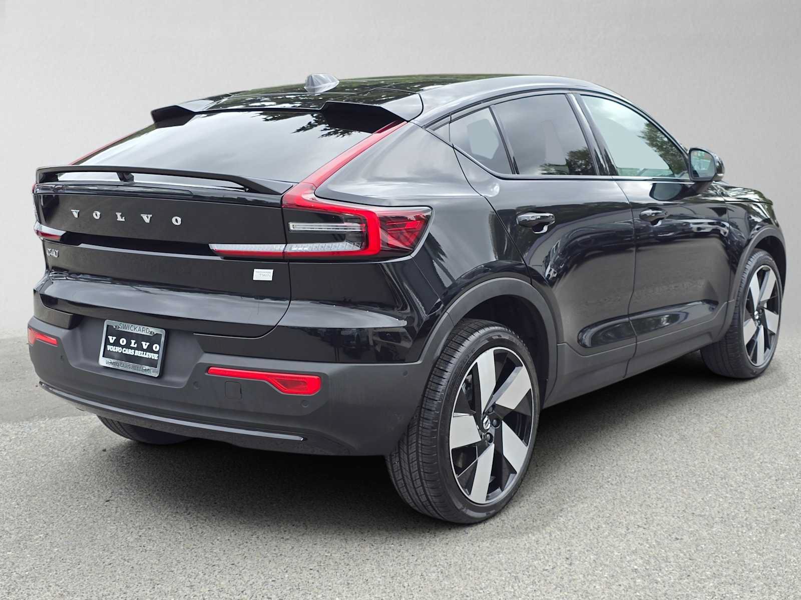 Certified 2023 Volvo C40 P8 Recharge Ultimate w/ Protection Package Premier AWD/4WD image 4