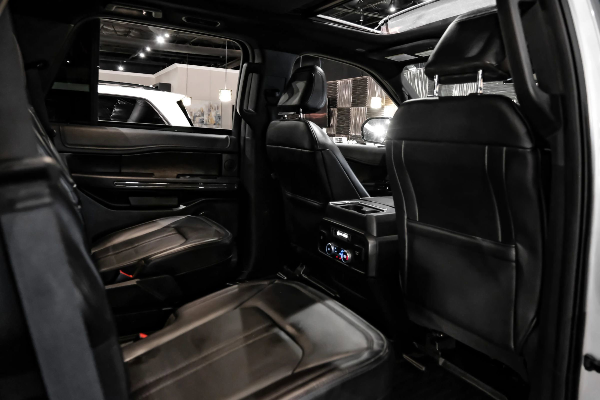 Used 2021 Ford Expedition Limited image 30