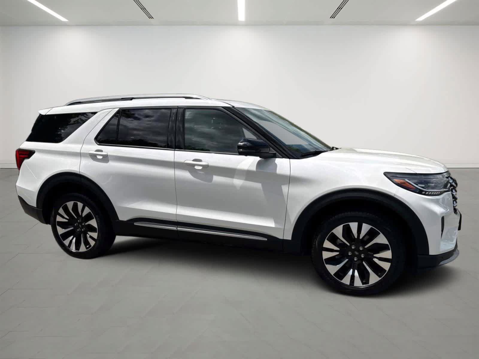 Used 2025 Ford Explorer Platinum w/ LUX Leather Package AWD/4WD image 6