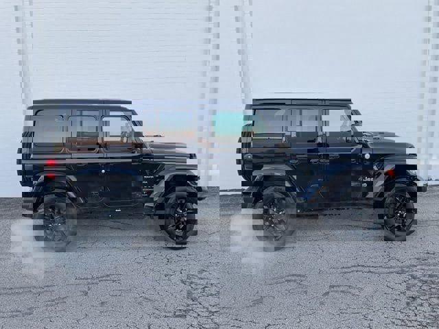 Used 2024 Jeep Wrangler Unlimited Sahara image 3