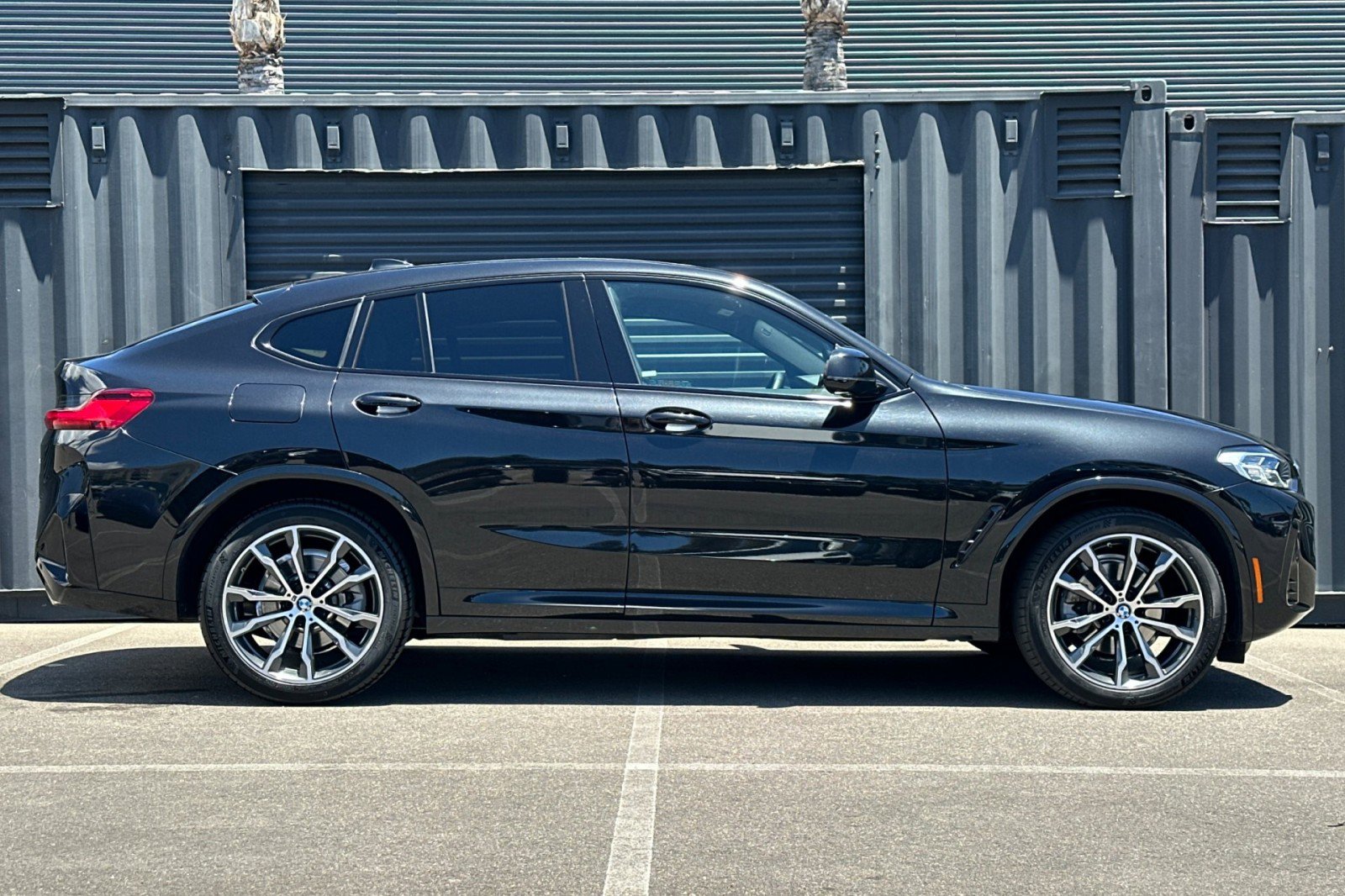 Used 2023 BMW X4 xDrive30i w/ M Sport Package AWD/4WD image 9
