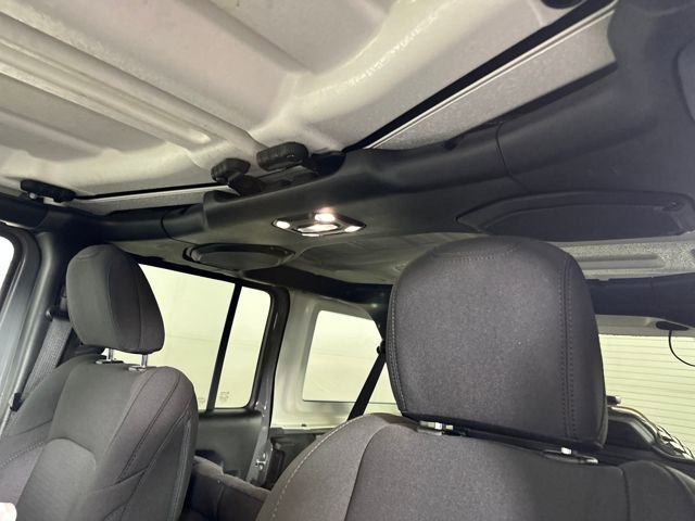 Used 2023 Jeep Wrangler Unlimited w/ Cold Weather Group image 11