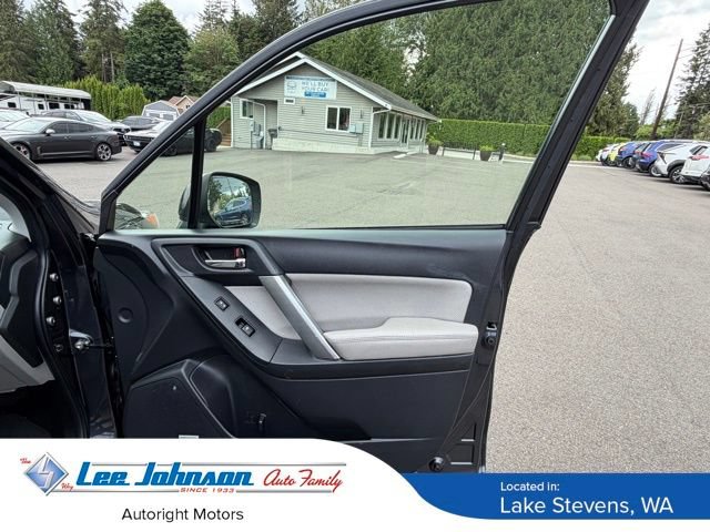 Used 2015 Subaru Forester 2.5i Touring AWD/4WD image 31