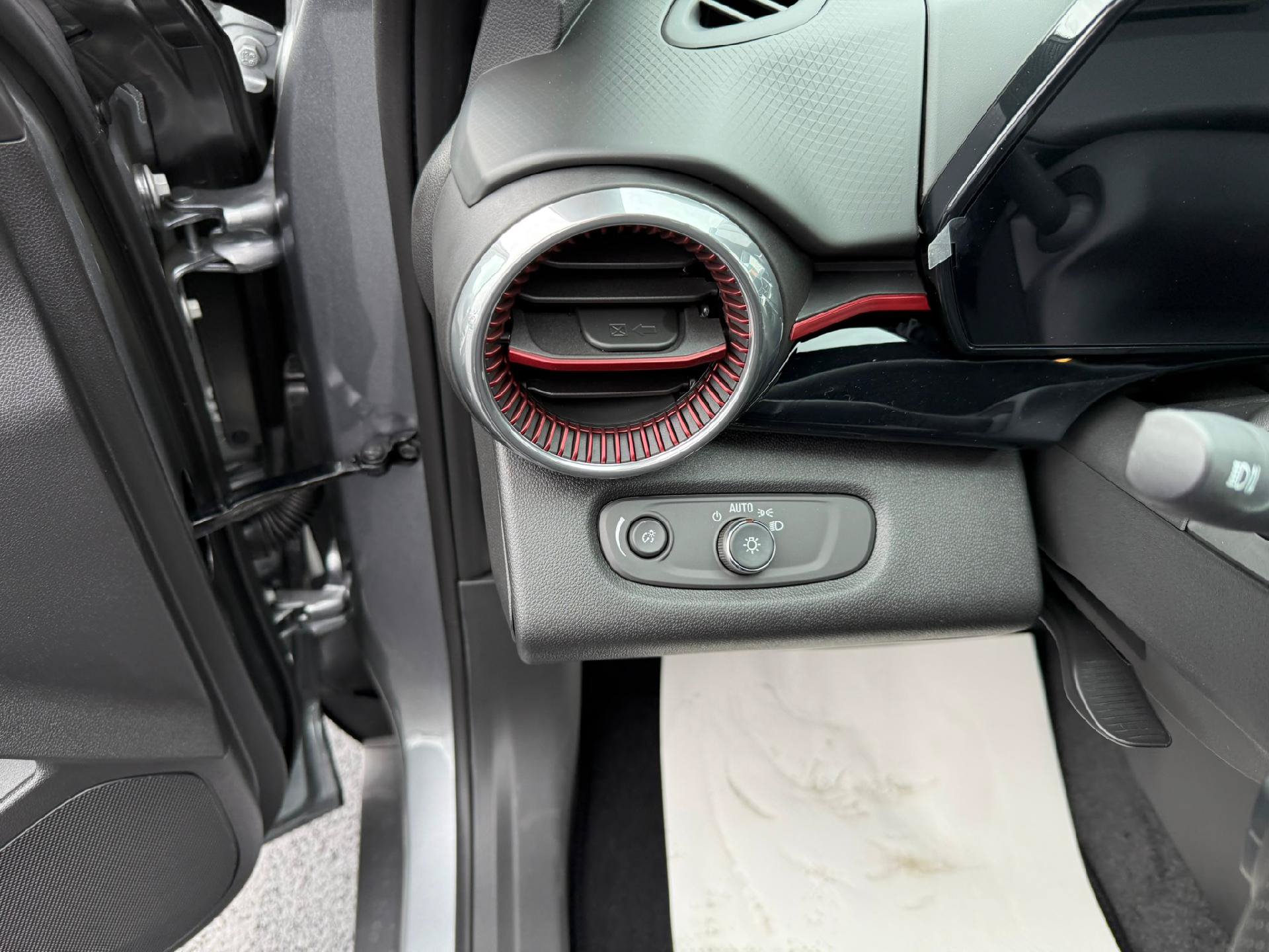 New 2026 Chevrolet Trax RS w/ Sunroof Package FWD image 15