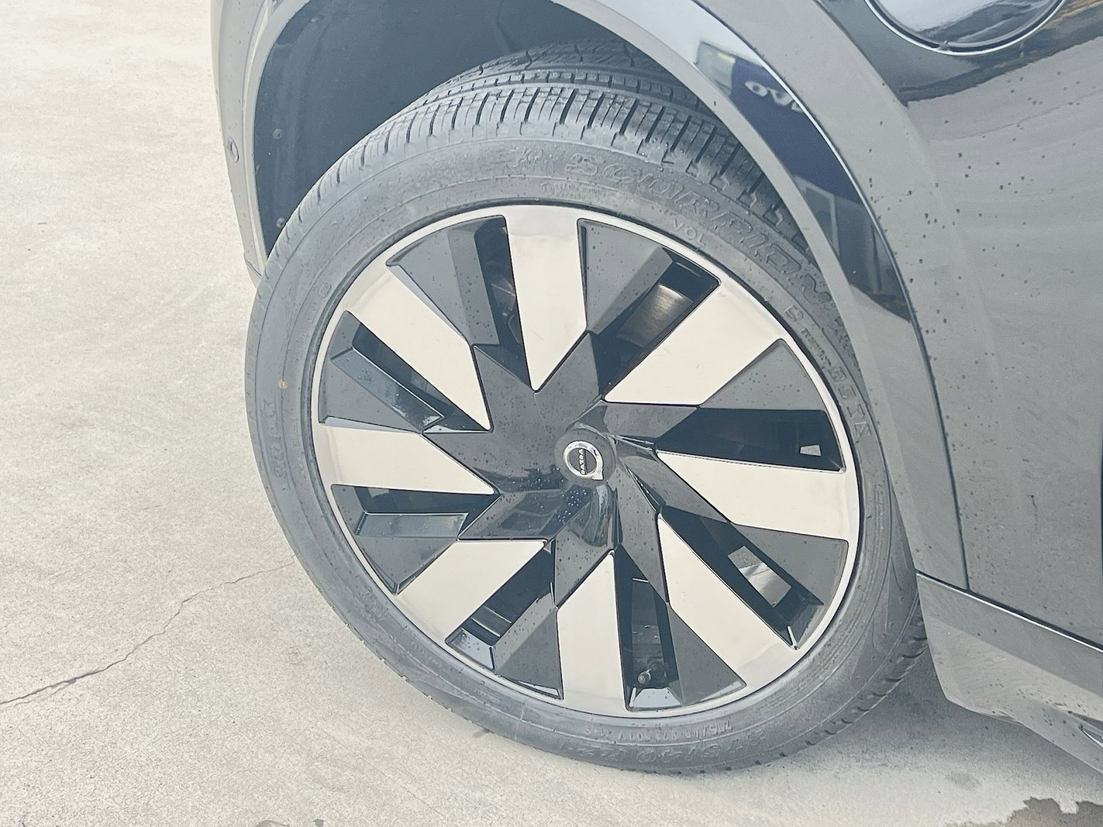 Certified 2023 Volvo XC90 T8 Ultimate w/ Protection Package Premier image 12