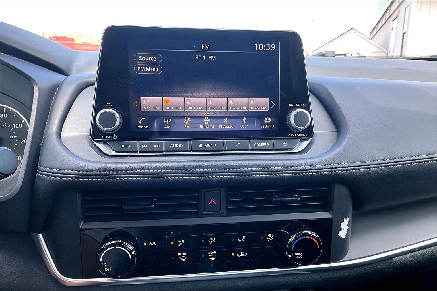 Used 2024 Nissan Rogue S FWD image 15