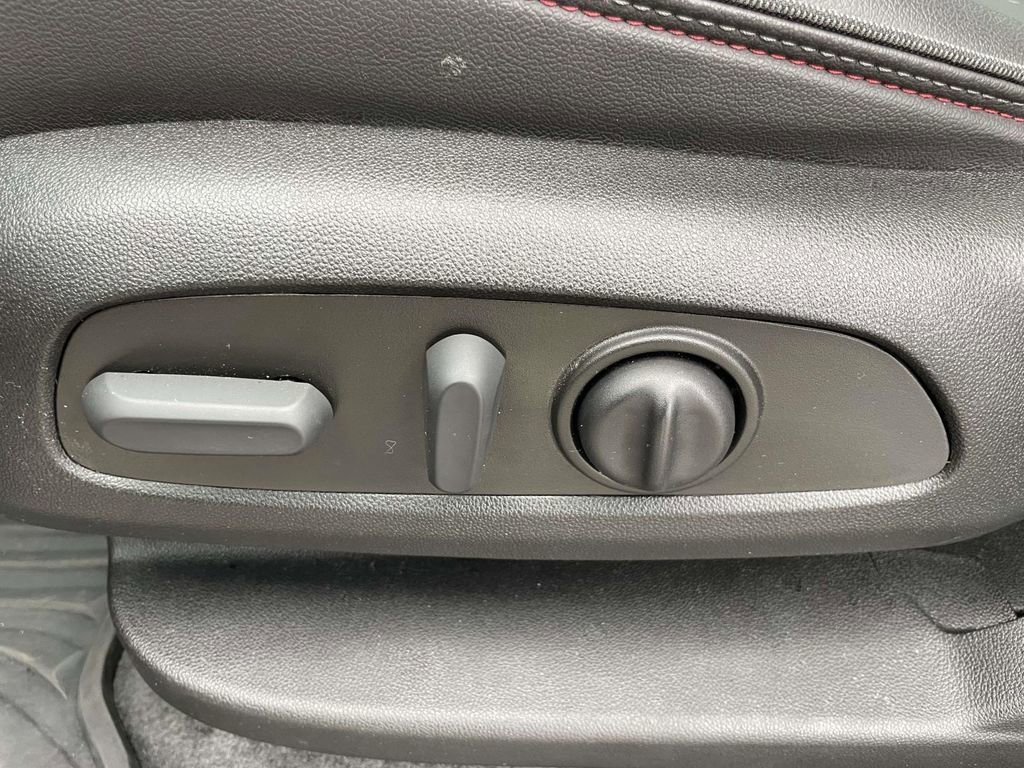 Used 2023 Chevrolet Traverse RS AWD/4WD image 14