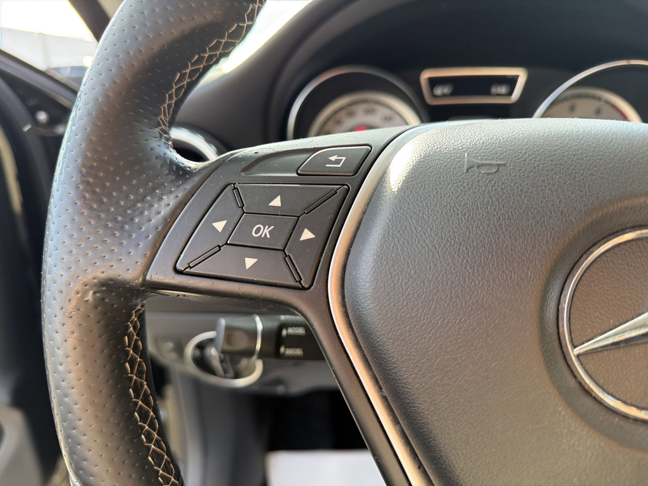 Used 2015 Mercedes-Benz GLA 250 4MATIC image 13