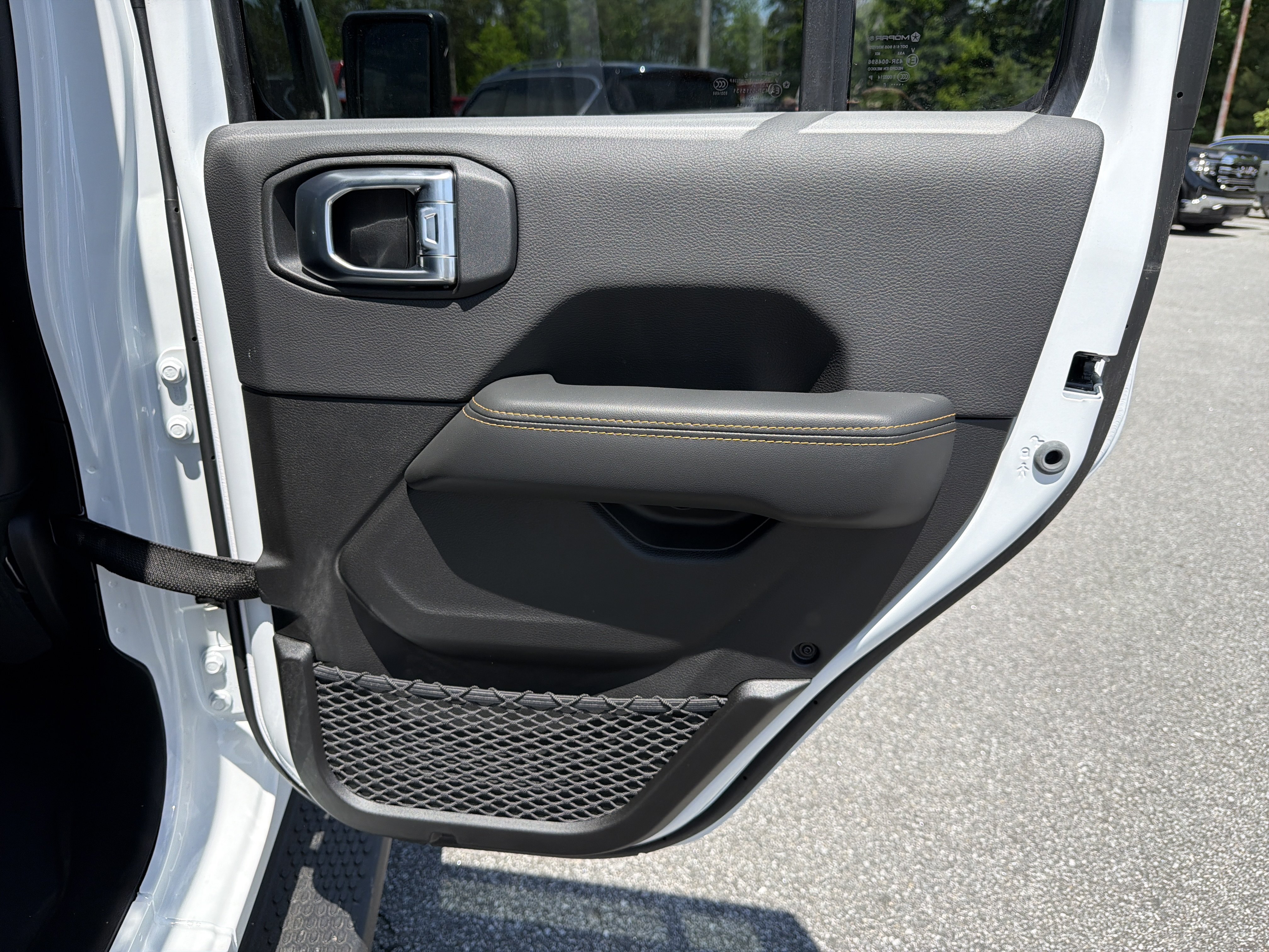 New 2026 Jeep Wrangler Unlimited Sahara AWD/4WD image 15