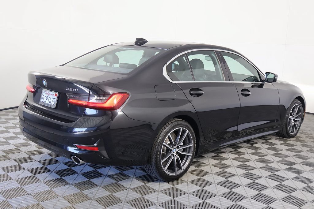 Used 2020 BMW 330i Sedan w/ Convenience Package RWD image 4