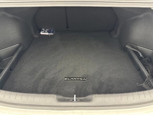 Certified 2025 Hyundai Elantra SEL FWD image 32