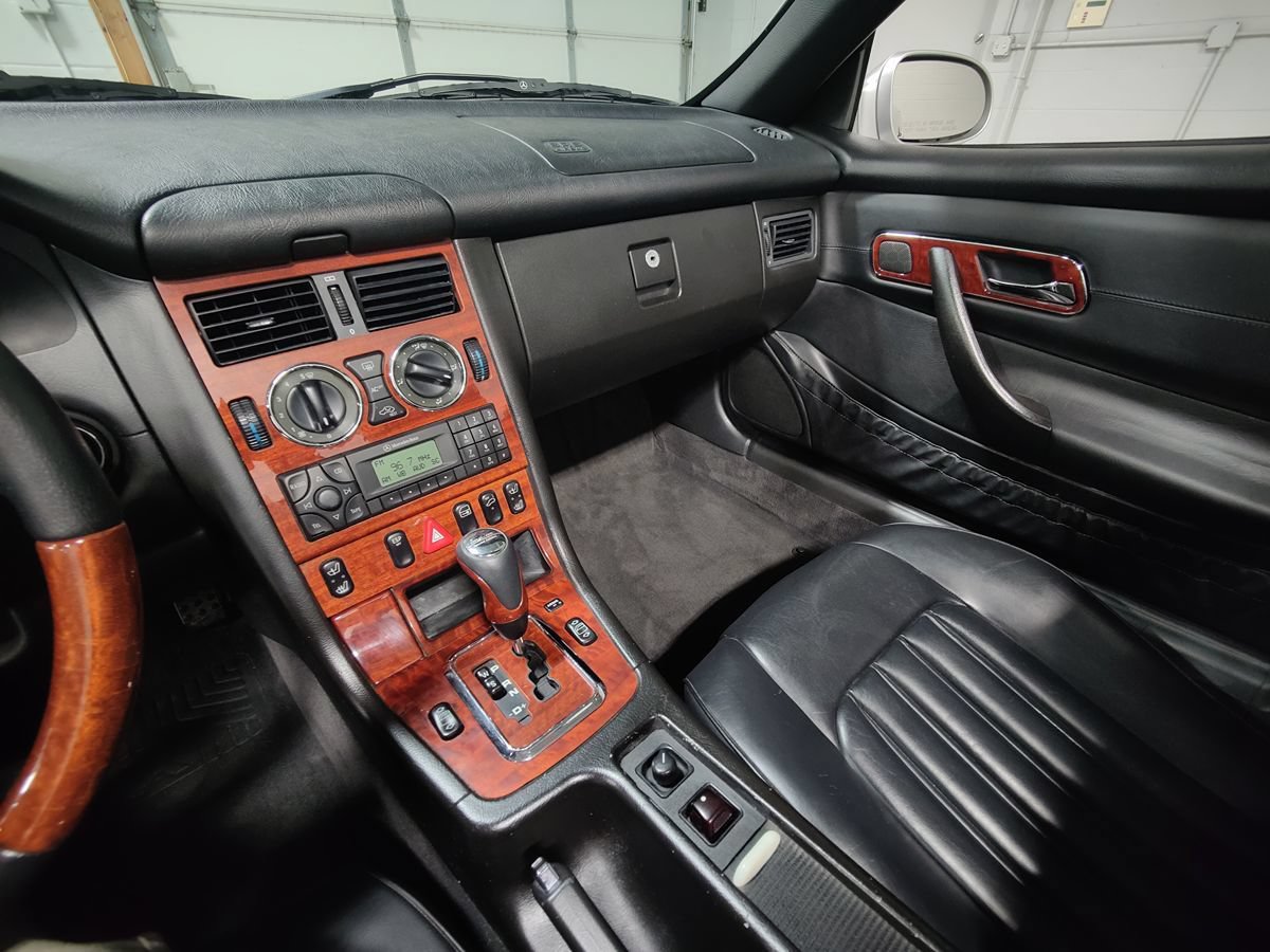 Used 2004 Mercedes-Benz SLK 320 image 28