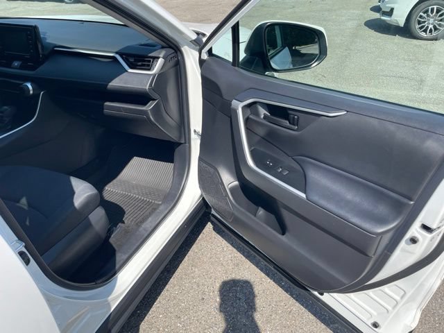 Used 2021 Toyota RAV4 LE AWD/4WD image 13