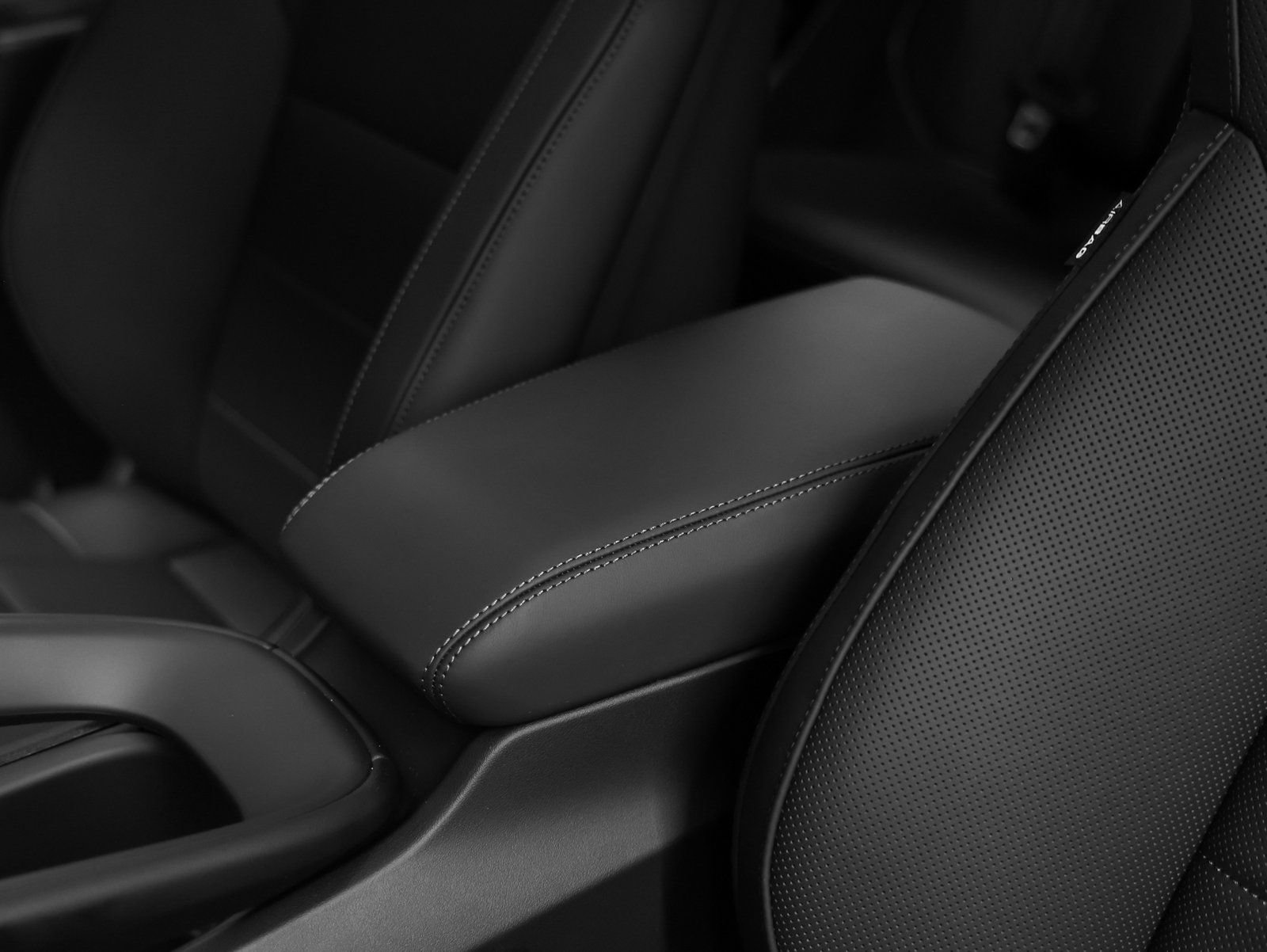 New 2025 Porsche Macan 4S Electric image 41