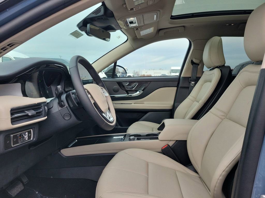 New 2026 Lincoln Corsair Premiere image 16