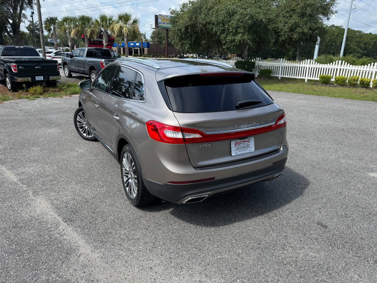 Used 2018 Lincoln MKX Reserve w/ Lincoln MKX Climate Package FWD image 4