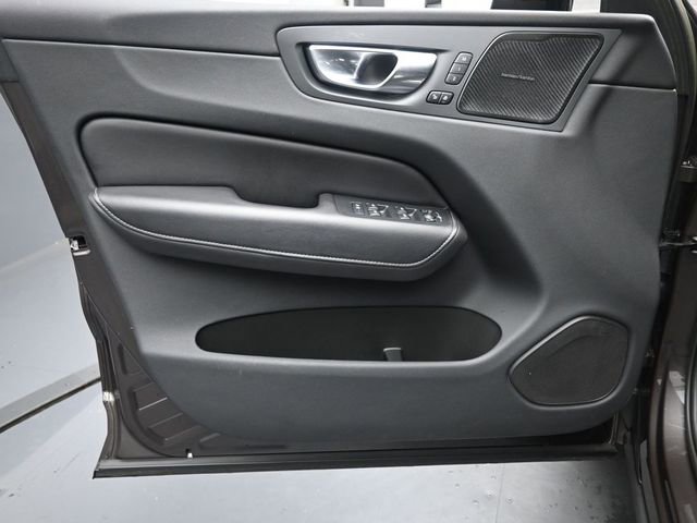 Used 2023 Volvo XC60 B6 Ultimate w/ Protection Package Premier image 20