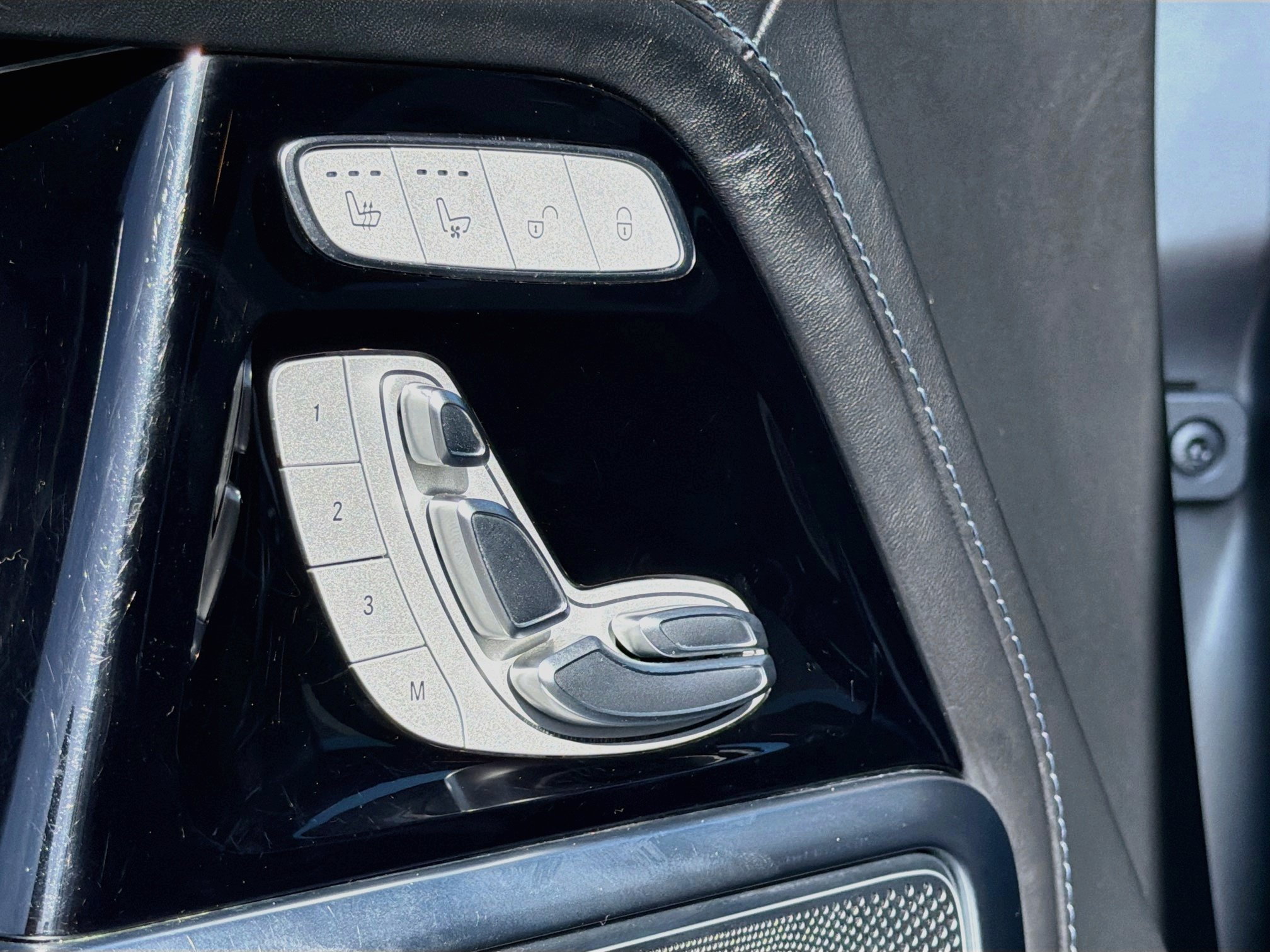 Used 2022 Mercedes-Benz G 550 image 24