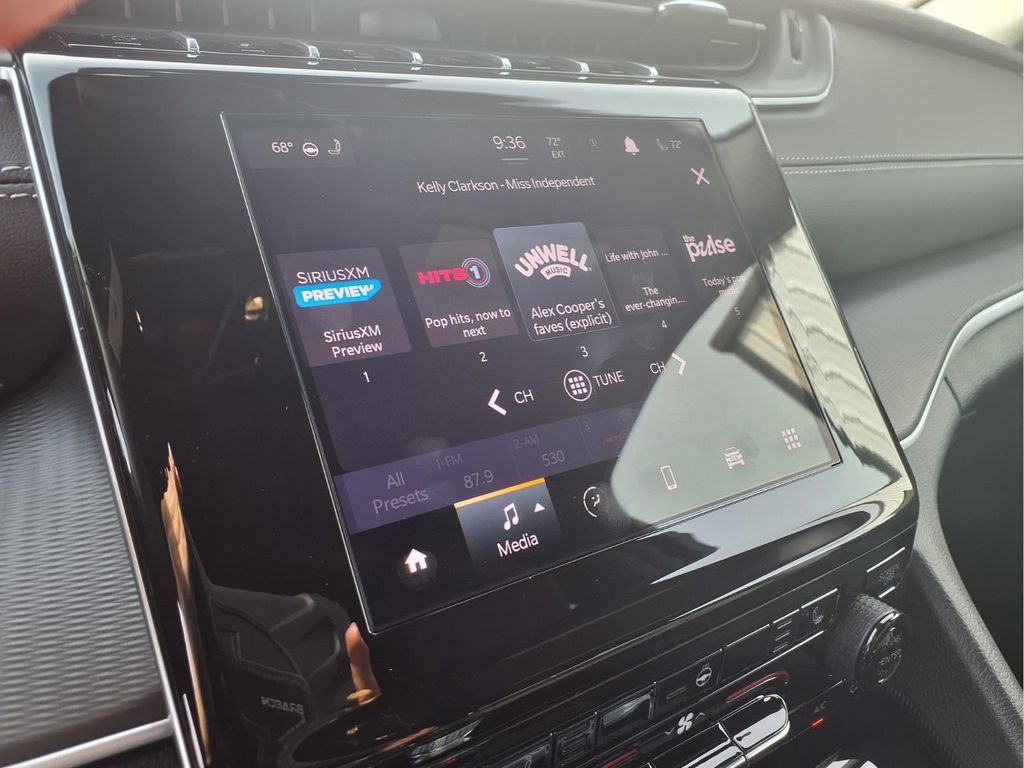 New 2026 Jeep Grand Cherokee Laredo image 7