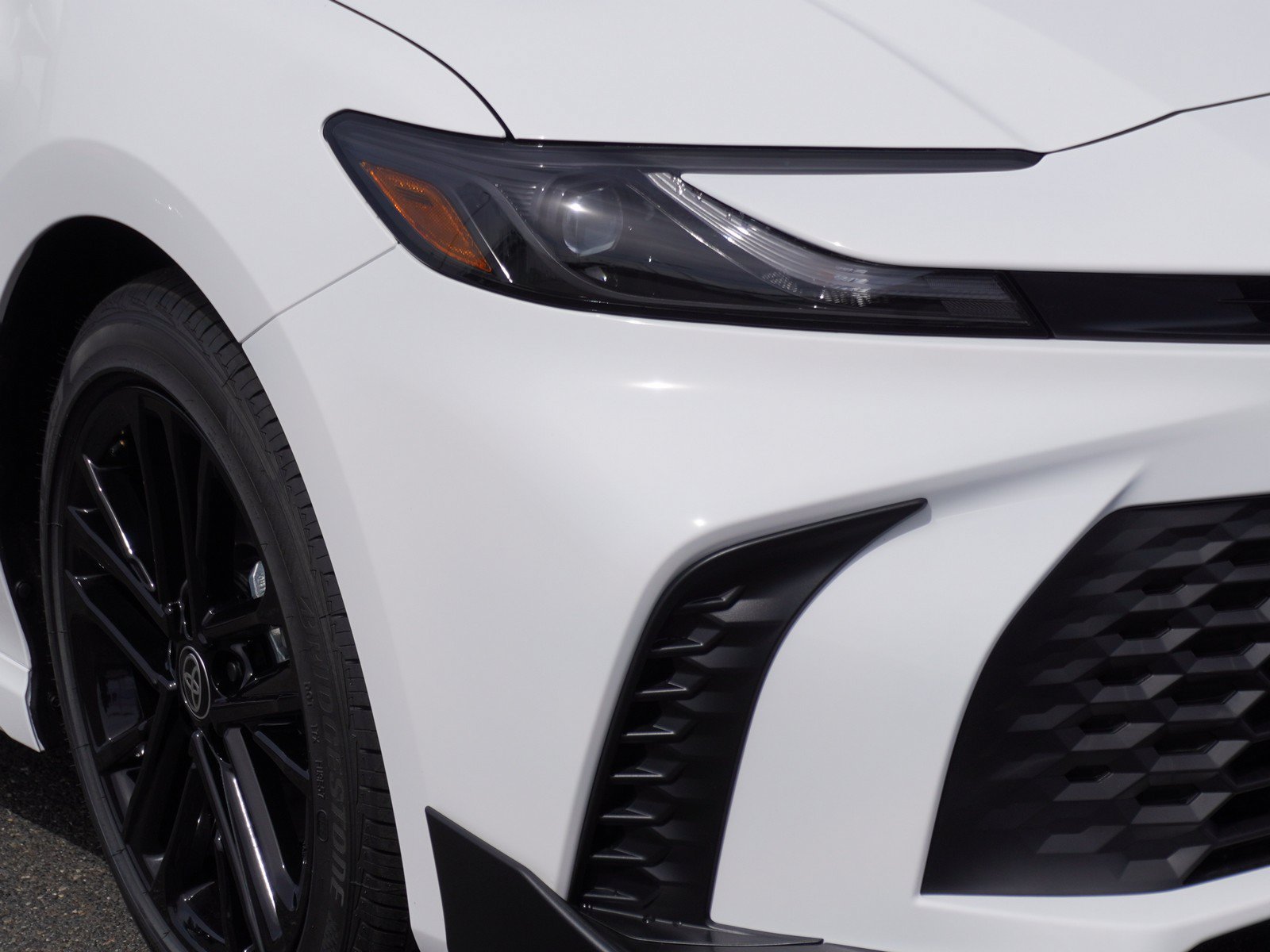New 2026 Toyota Camry SE FWD image 3