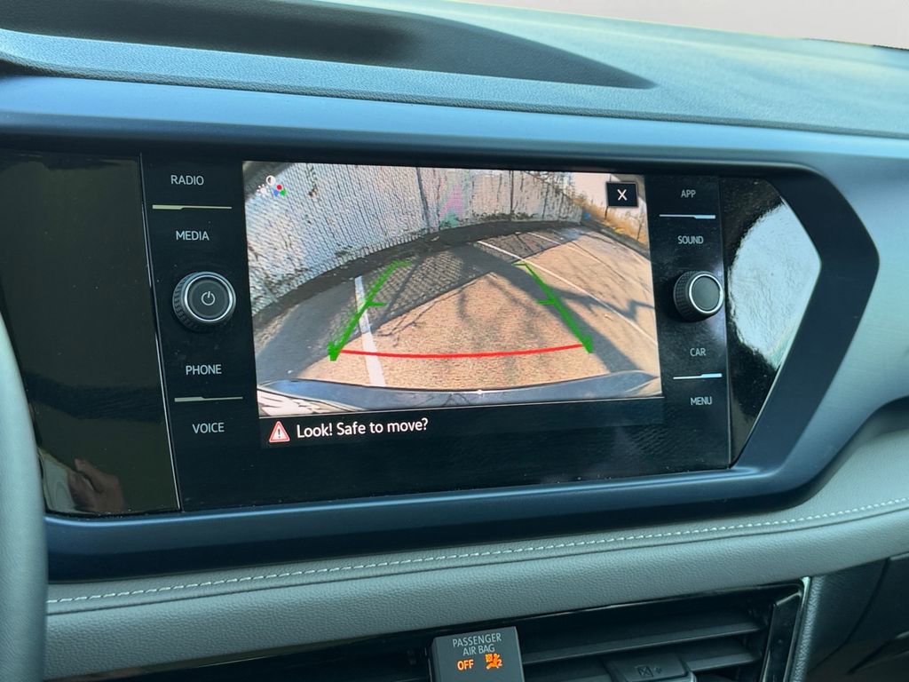 Used 2024 Volkswagen Taos SE image 26