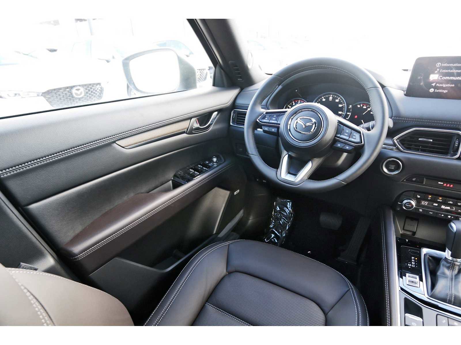 New 2025 MAZDA CX-5 Signature image 6