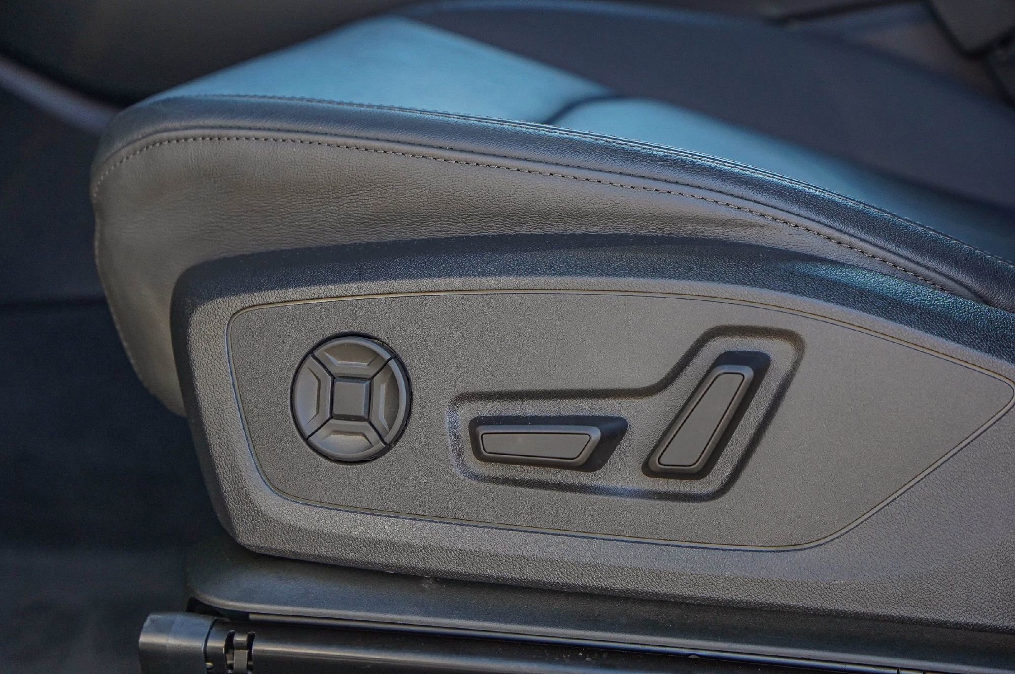 Certified 2025 Audi Q3 2.0T Premium Plus w/ Premium Plus Package image 23