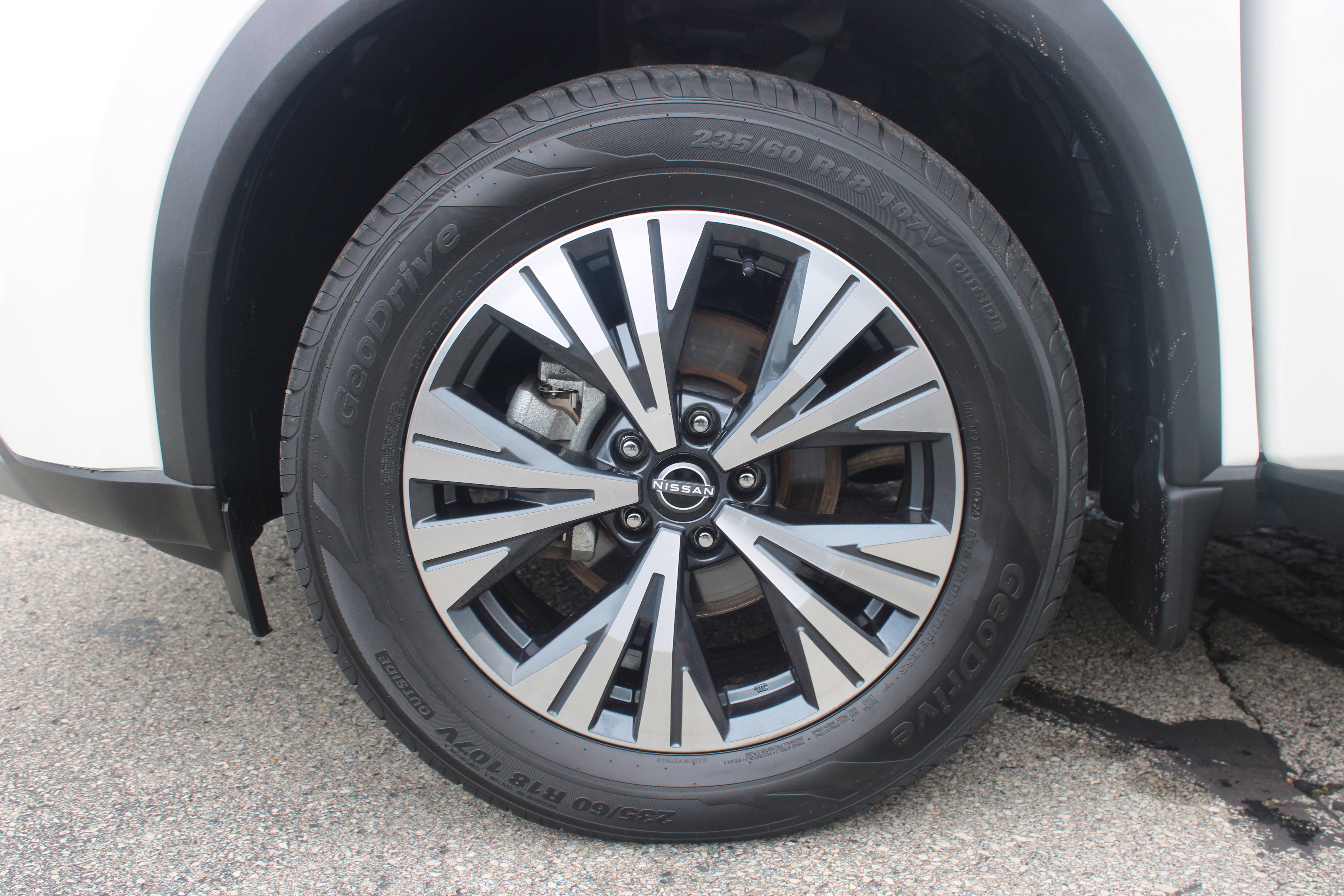 Certified 2023 Nissan Rogue SV image 30