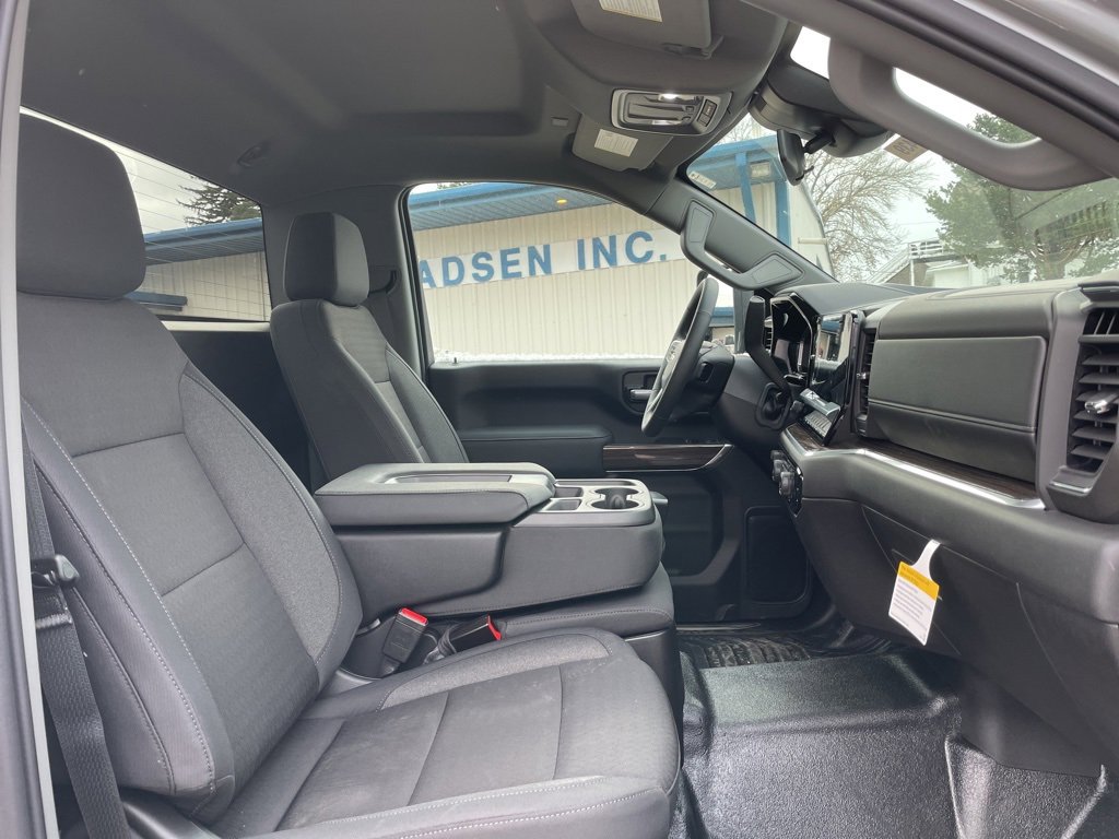 New 2026 Chevrolet Silverado 3500 LT image 15